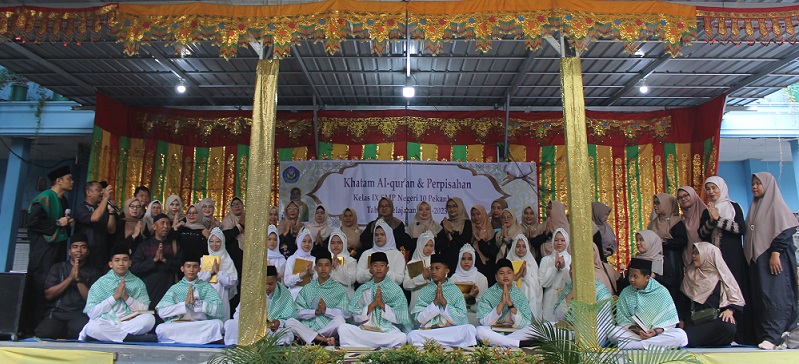Khatam Al - Qur'an dan Perpisahan Kelas IX SMPN 10 Pekanbaru