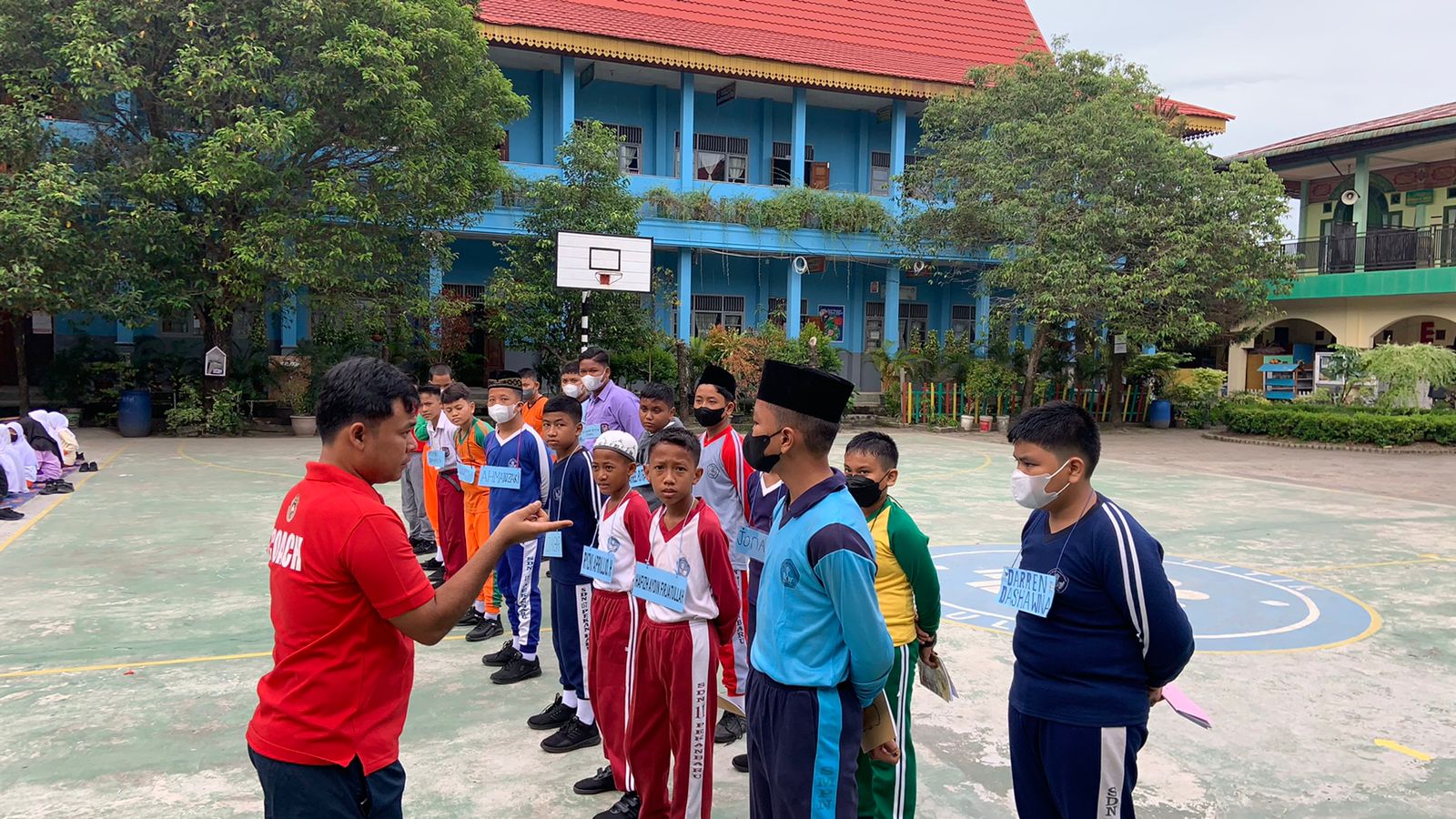 day 3  Kegiatan gotong royong dan Latihan PBB